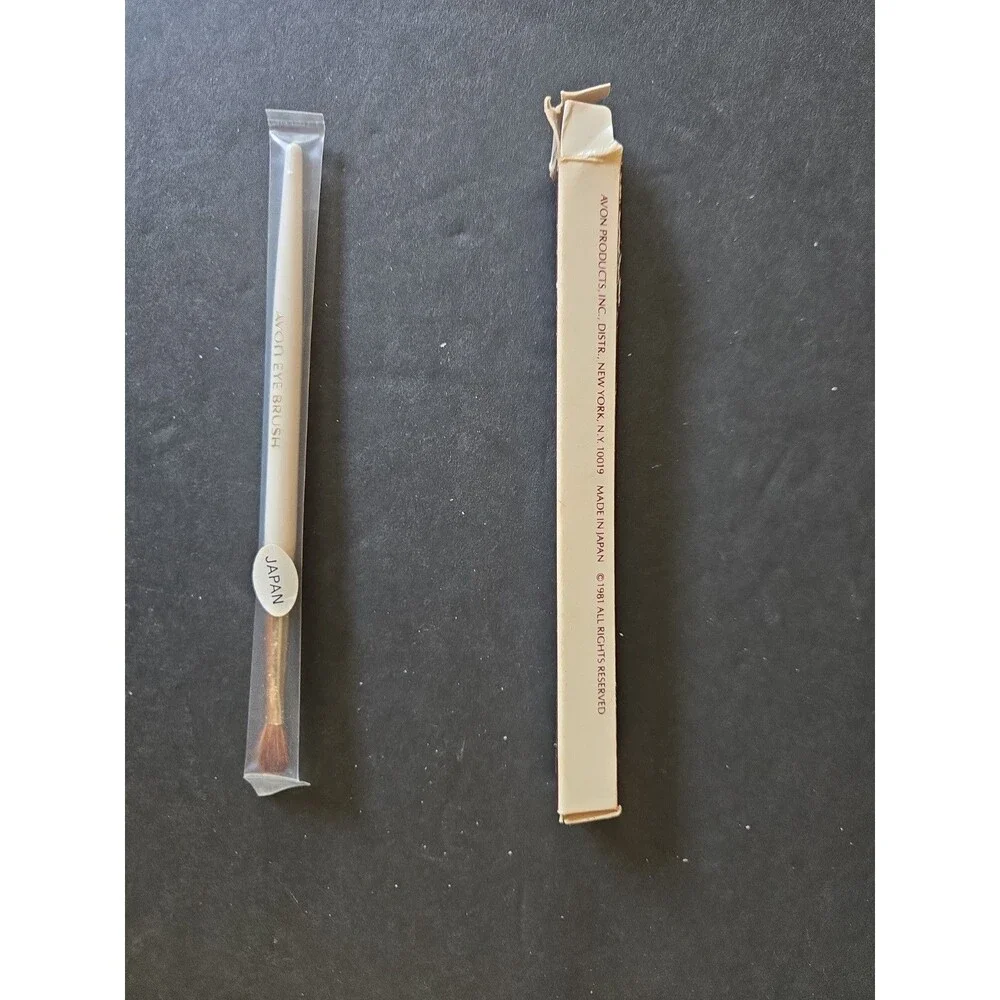 Vintage NOS New Avon Professional eye brush 1981 with Original Box